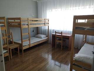 Хостелы The Place Astana Hostel Нур-Султан Кровать в общем 6-местном номере для мужчин и женщин-10