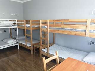 Хостелы The Place Astana Hostel Нур-Султан Кровать в общем 6-местном номере для мужчин и женщин-12