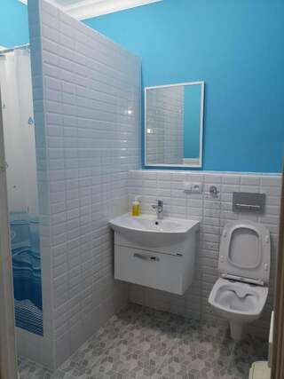 Хостелы The Place Astana Hostel Нур-Султан Бюджетный двухместный номер с 1 кроватью-19