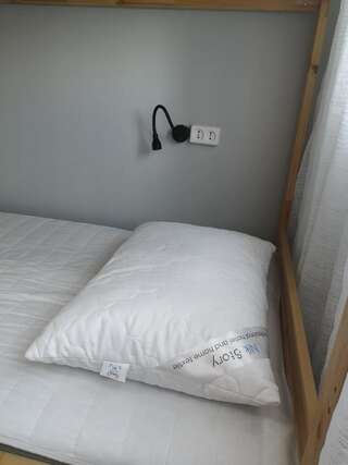 Хостелы The Place Astana Hostel Нур-Султан Кровать в общем 6-местном номере для мужчин и женщин-5